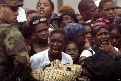 Scenes of Desperation Two Days after Hurricane Katrina